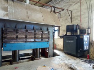 電加熱導(dǎo)熱油爐出現(xiàn)過載報(bào)警的原因？